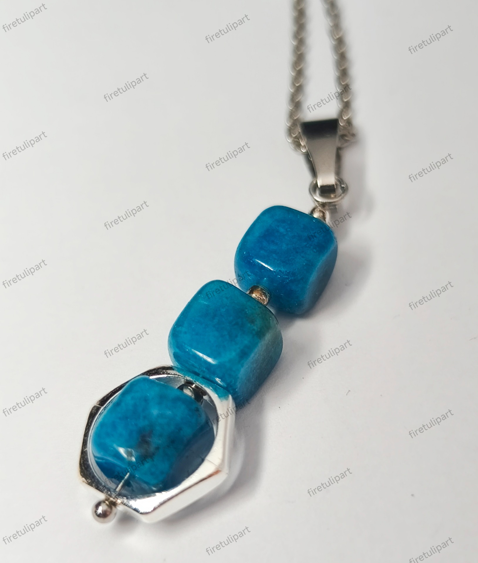 Kék ásvány medál orvosi fém nyaklánccal